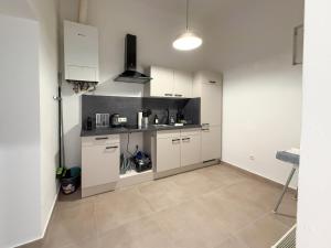 Enjoy Apartments,AC,Public Transport near,Pick up available, ask about Garage