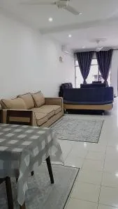 AMAN Homestay Senawang musliim only - Kampong Ulu Pedas