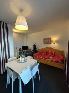 Appart Risoul 1min pistes - PMR 4-6 pers - 里苏尔