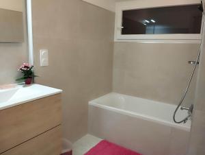 Maisons de vacances Maison 800 m de la plage pour 9 personnes : photos des chambres