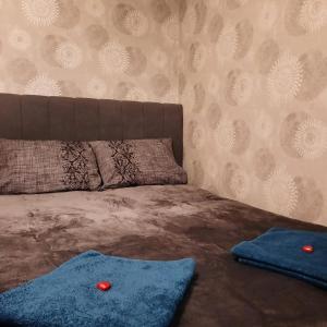 Between Lake and Sea