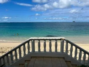 Modern Beachfront Two-Story 1BR - Steps to the beach - no sea view - Happy Bay