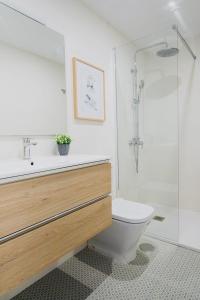 COSY ESTUDIO JUNTO A LA PLAYA de EL PALO SINESE DESIGN