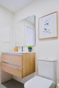 COSY ESTUDIO JUNTO A LA PLAYA de EL PALO SINESE DESIGN