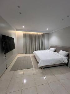 شقة رووف السلامة بجوار التسوق والمطاعم الحيوية,al salma condo