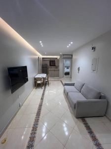 شقة رووف السلامة بجوار التسوق والمطاعم الحيوية,al salma condo