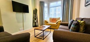 Ideal for groups - 4 bedrooms, 2 bathrooms