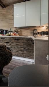 Na Stromym Wzgórzu z prywatną sauną i balią z widokiem na góry 800 m npm