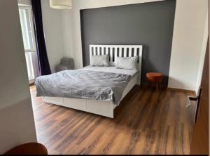 Sabiha Gökcene 5 dk Havuz, balkon, otopark yeşillikler içinde