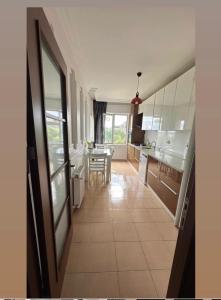 Sabiha Gökcene 5 dk Havuz, balkon, otopark yeşillikler içinde