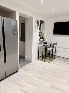 Double bedrooms In Spacious Home