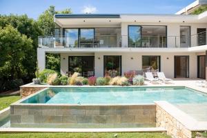 REF 2152 - Le Cannet - Sea view villa for rent