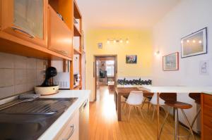 Urban view apartment with free parking