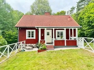 Charming little Swedish cottage in the Big Woods - Ryd