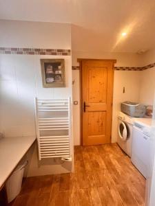 Chalets Charming family Chalet for 8 people, with private Hot Tub : photos des chambres
