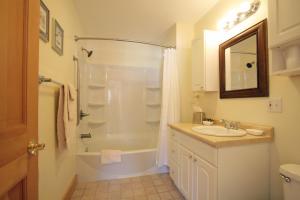 King Room with Patio room in Old Saco Inn