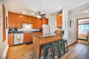 2 br across from Park City Canyons Village Views!