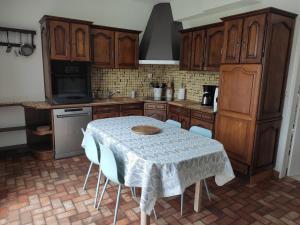 Maisons de vacances Maison 800 m de la plage pour 9 personnes : photos des chambres