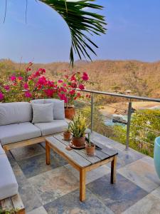 DREAM VILLA OVERLOOKING THE PACIFIC with a PRIVATE POOL OASIS LA VITA E BELLA