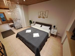 Sonnen 1 - Erdgeschoss-Wohnung mit Arbeitszimmer und Parkplatz