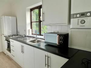 Hillside Retreat in Medway