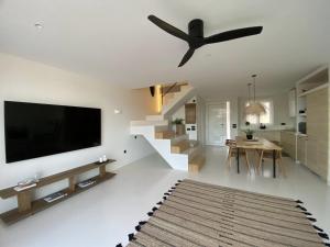 CASA DAMAR with Sea View & Heated pool