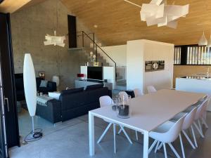 Élégant chalet contemporain - sauna - piscine -10p