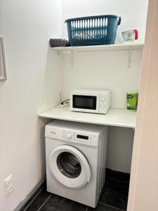 Appartements 3 pieces, climatise, calme, 100m du centre, parking, 