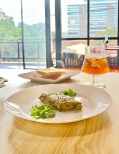QBee Manila- Airport Nearby, Cozy Hostel & Homestay, 3rd Floor Shared Space