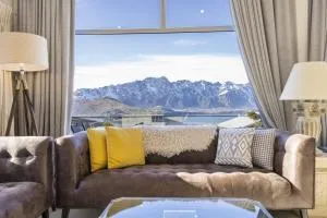 Luxury Home with Views of Lake Wakatipu - 克洛斯本