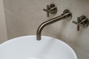 Hillcrest - Central 2 Bed Flat with Parking