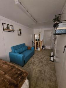 Moun Bolton Cabin Chester