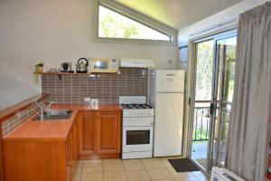 Coast and Country Cabin 4