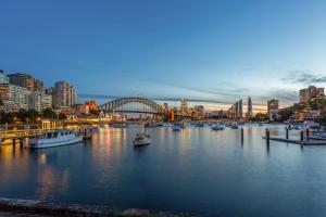 Luxe Lavender Bay - An Iconic Couples Nest