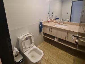 Elegante depa de 2 dormitorios calacoto entre calle 9 y 10