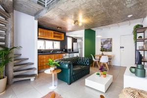 Duplex charmoso a 700m metrô Sumaré