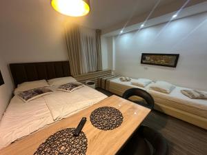 Studio with Mountain View room in Apartments Konaci Kopaonik
