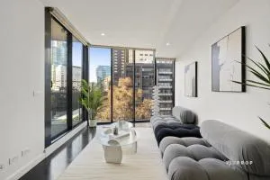 Central location 2Bed Apt with Parking - South Melbourne