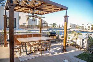 4 Bedrooms, Luxury Villa Makadi Heights