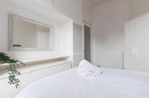 3 bedrooms bungalow, sleeps 6, free parking with garden