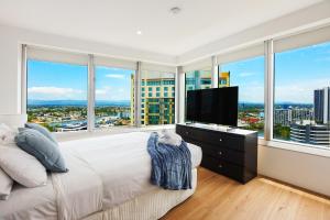 Stylish Q Towers Apartment Breathtaking Views Sleeps 6