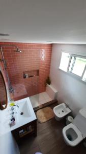 casa con pileta en acantilados mar del plata