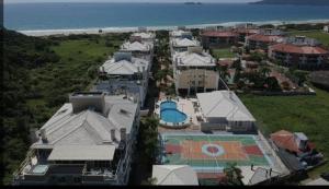 Condomínio Villa Giardino em frente ao mar, rodeado pela natureza