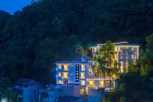 Phoenix Ancient City Courtyard Hotel凤凰古城庭院酒店 - Qianling