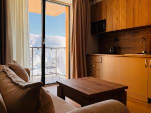 Touch the mountains, new gudauri