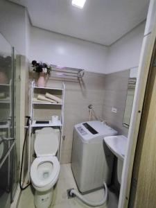 1BEDROOM FACING POOL in SHORE RESIDENCES near MOA