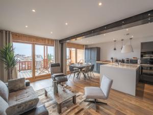 Appartement familial rénové, orientation sud avec parking - FR-1-645-79