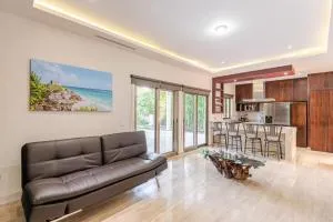 Departamento 3, Tulum Country Home, con Muelle de Pesca, Club de Playa, Alberca, Cenote y Campo de Golf, Contrata Day Pass Bahia Principe - Chemuyil