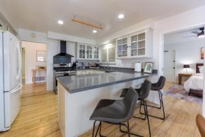 Spacious Family Home 10 minutes from beach