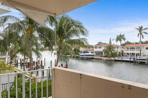 Bay Harbor Sunset Apt 2C